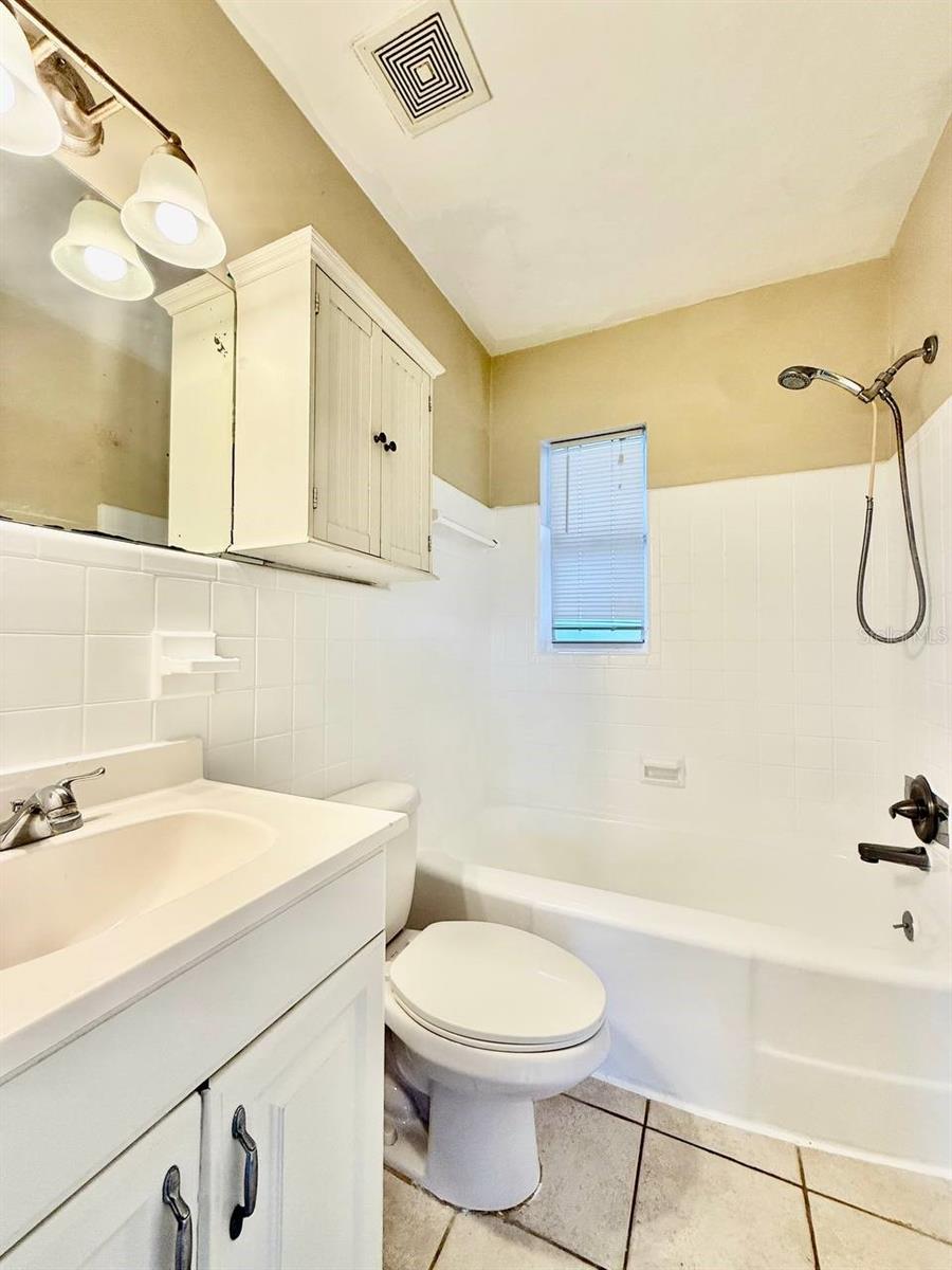 HARSHAW SUB - Residential Lease