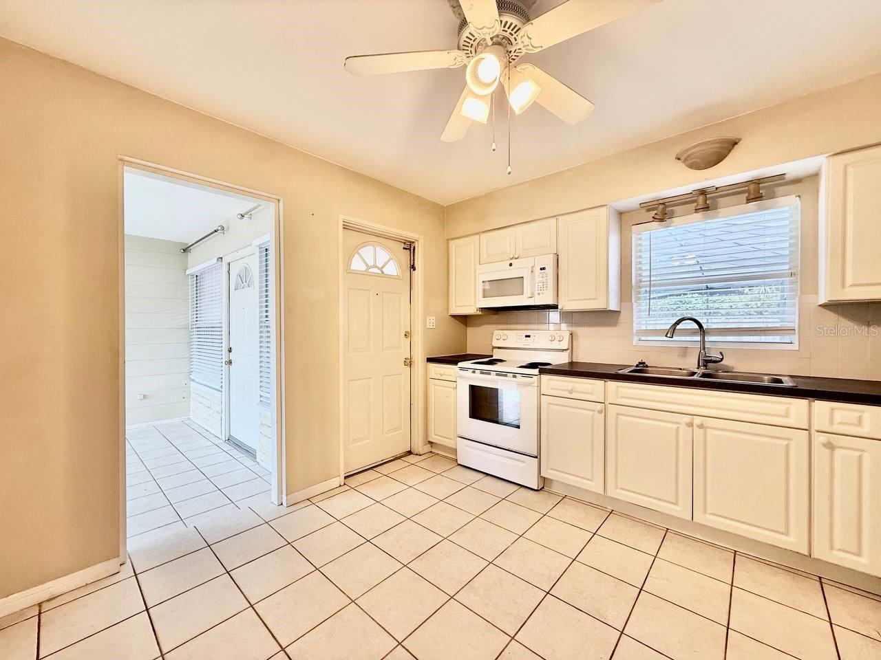 HARSHAW SUB - Residential Lease