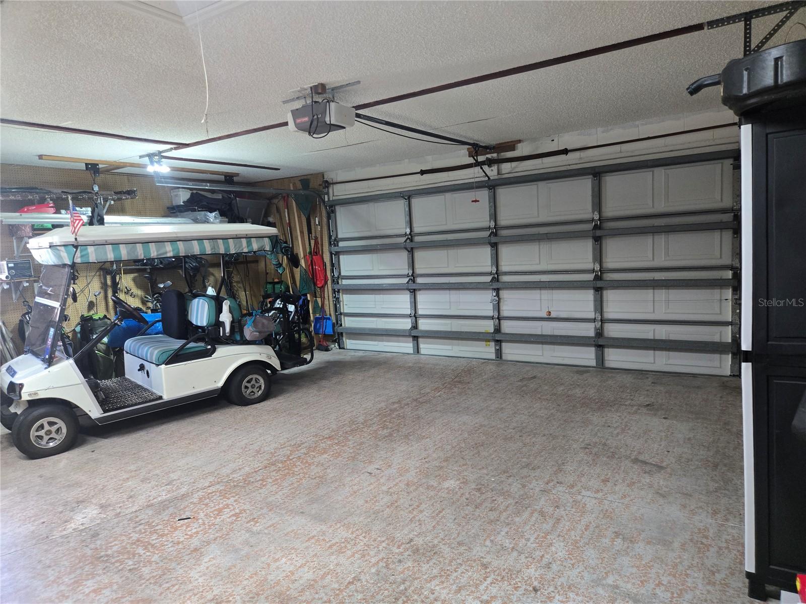 ROYAL HIGHLANDS PH 01 TR B LESS PT LYING W FOL - Residential