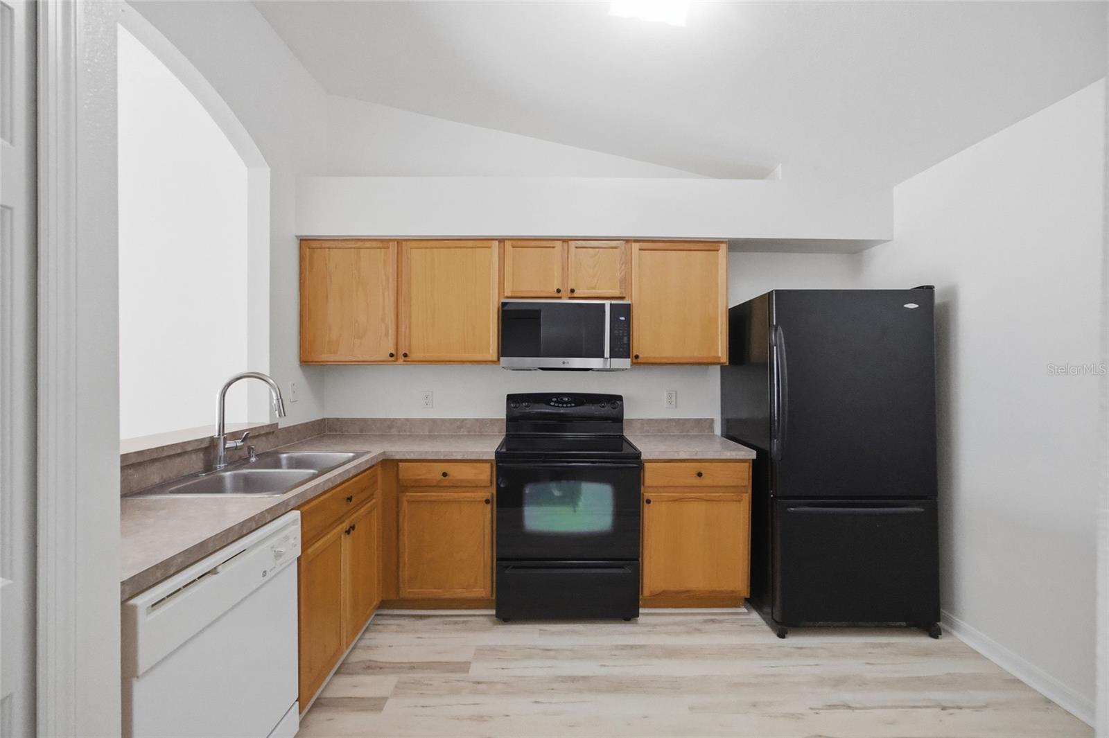 MEADOWBROOKE AT SUMMERFIELD UN - Residential