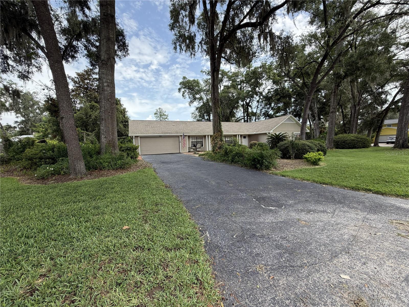 CRESTWOOD - Residential