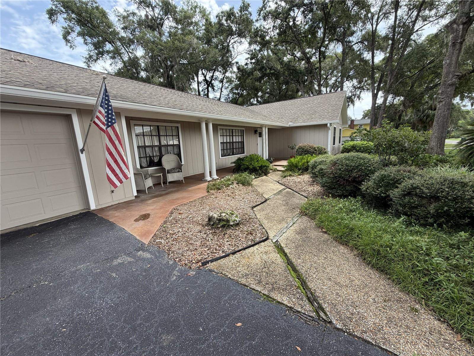 CRESTWOOD - Residential