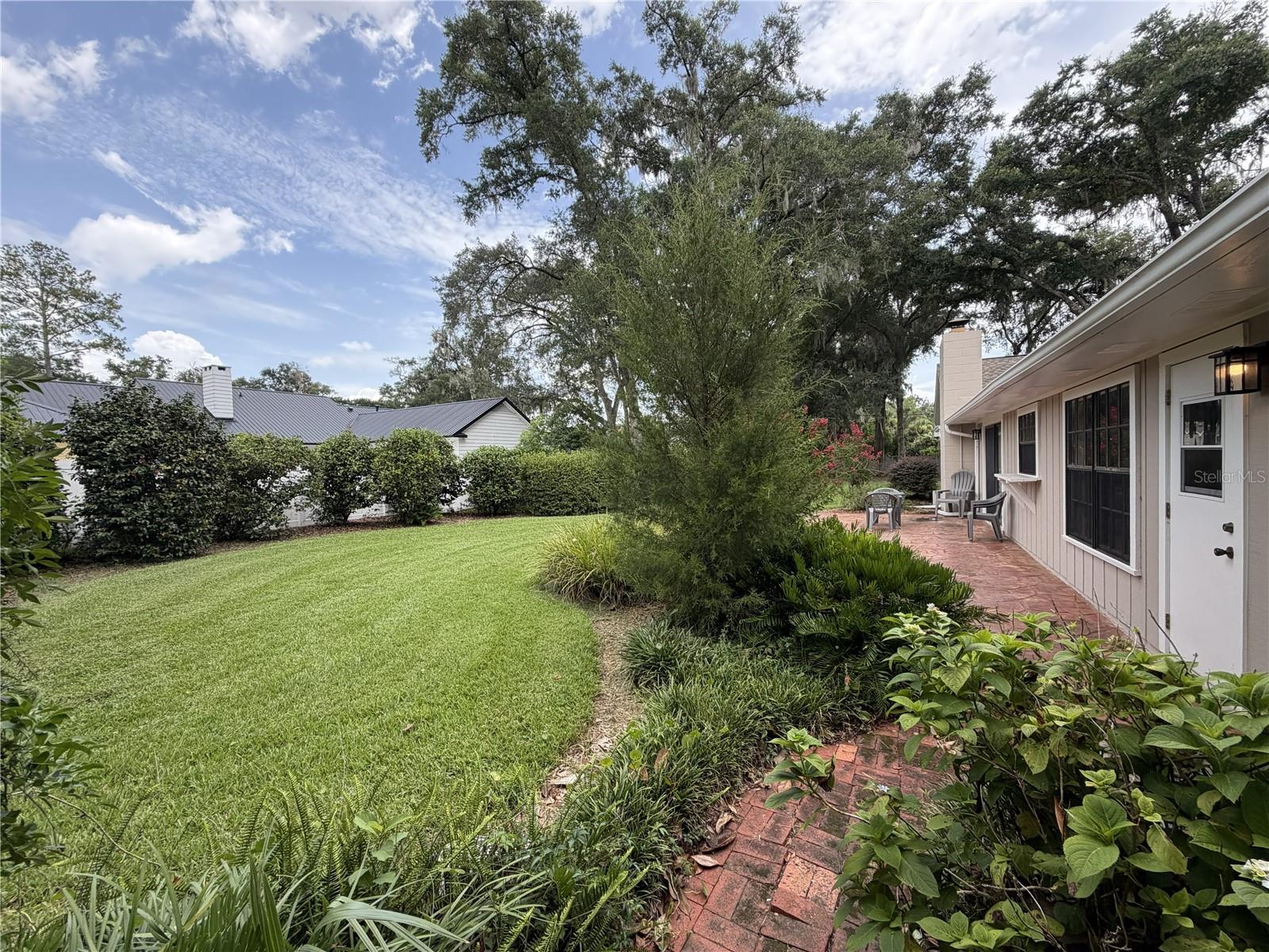 CRESTWOOD - Residential