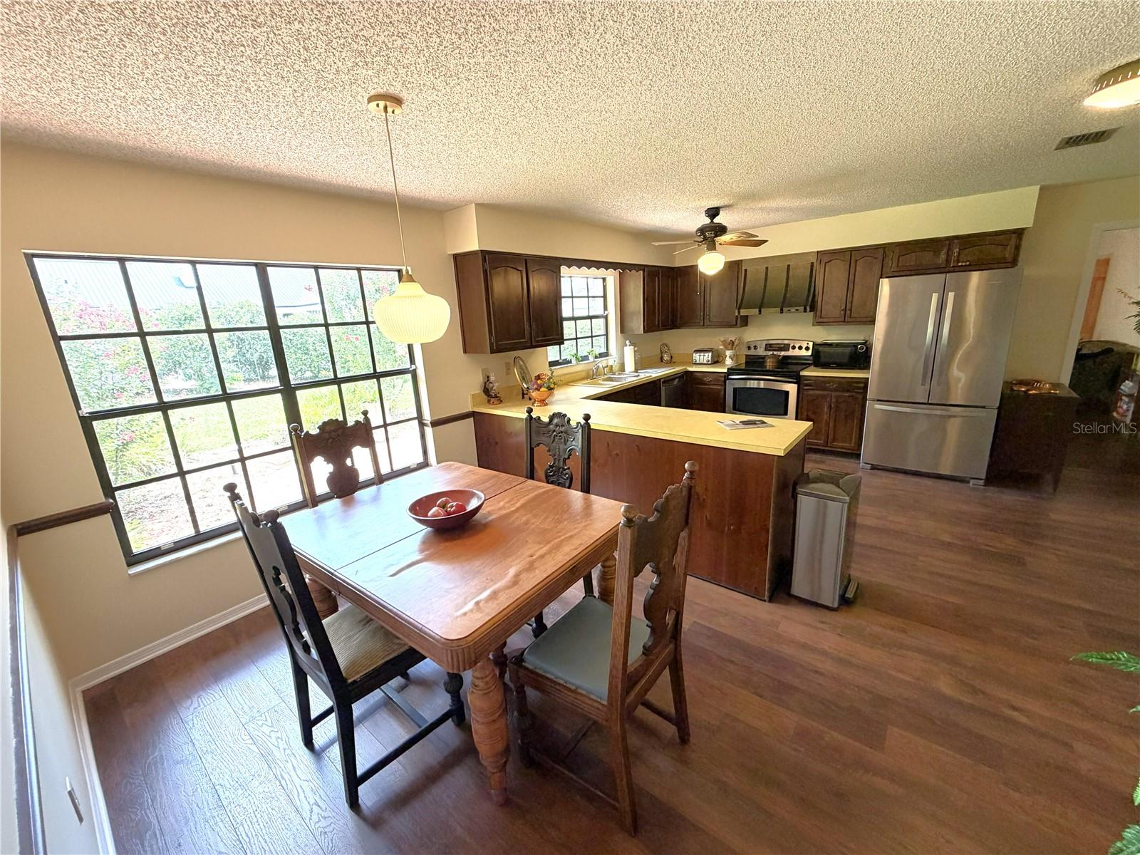 CRESTWOOD - Residential