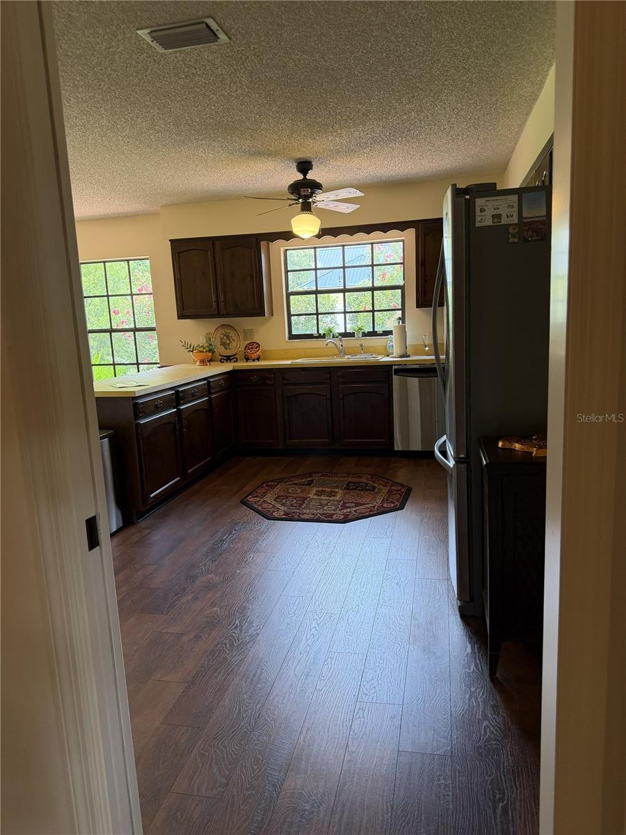 CRESTWOOD - Residential