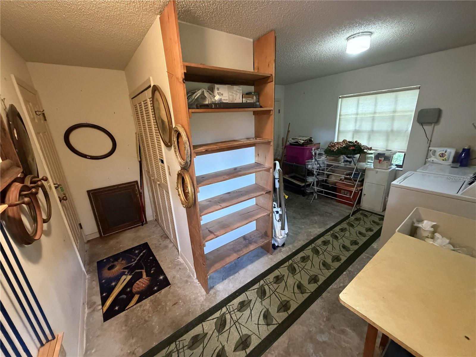 CRESTWOOD - Residential