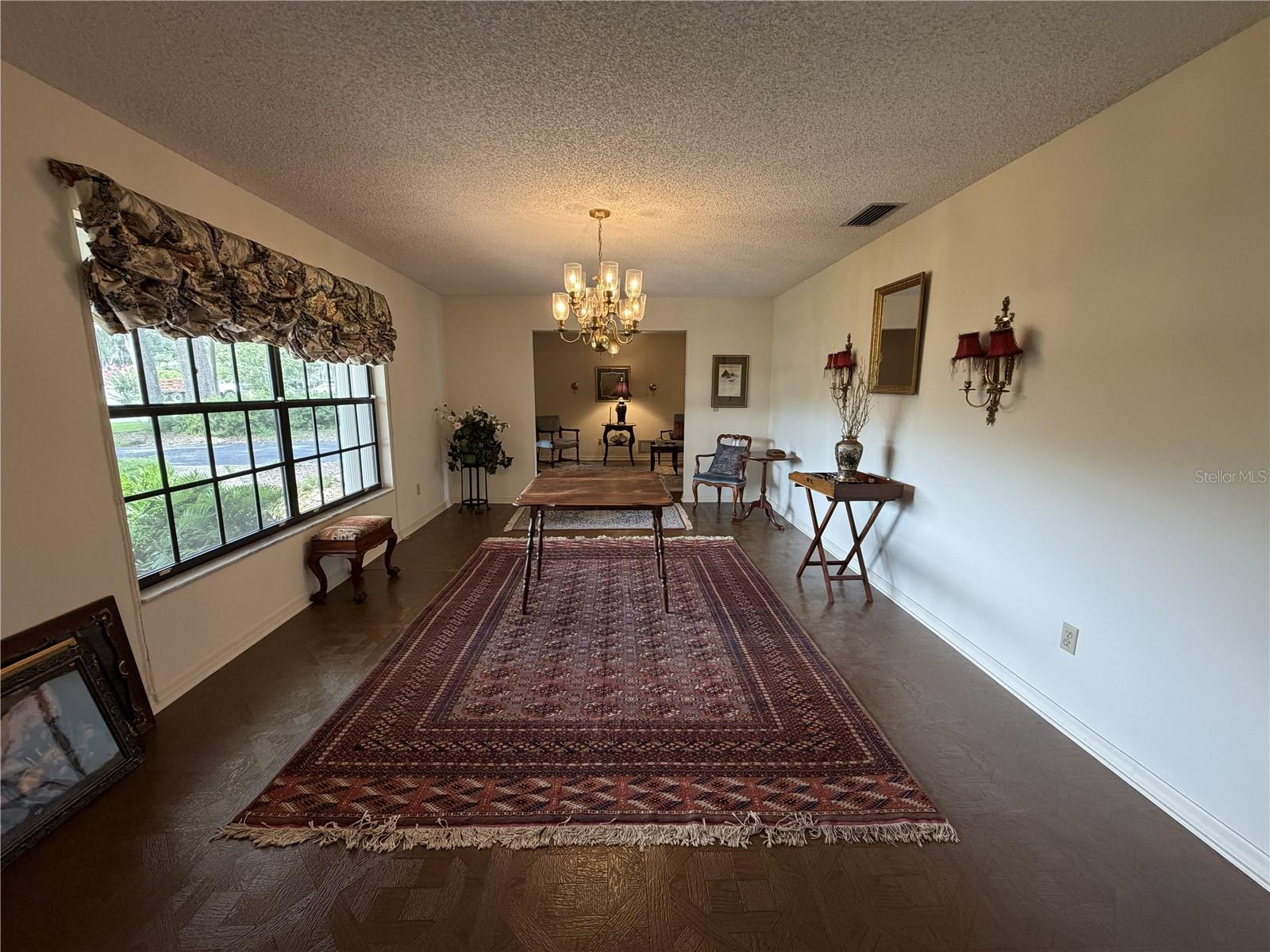 CRESTWOOD - Residential