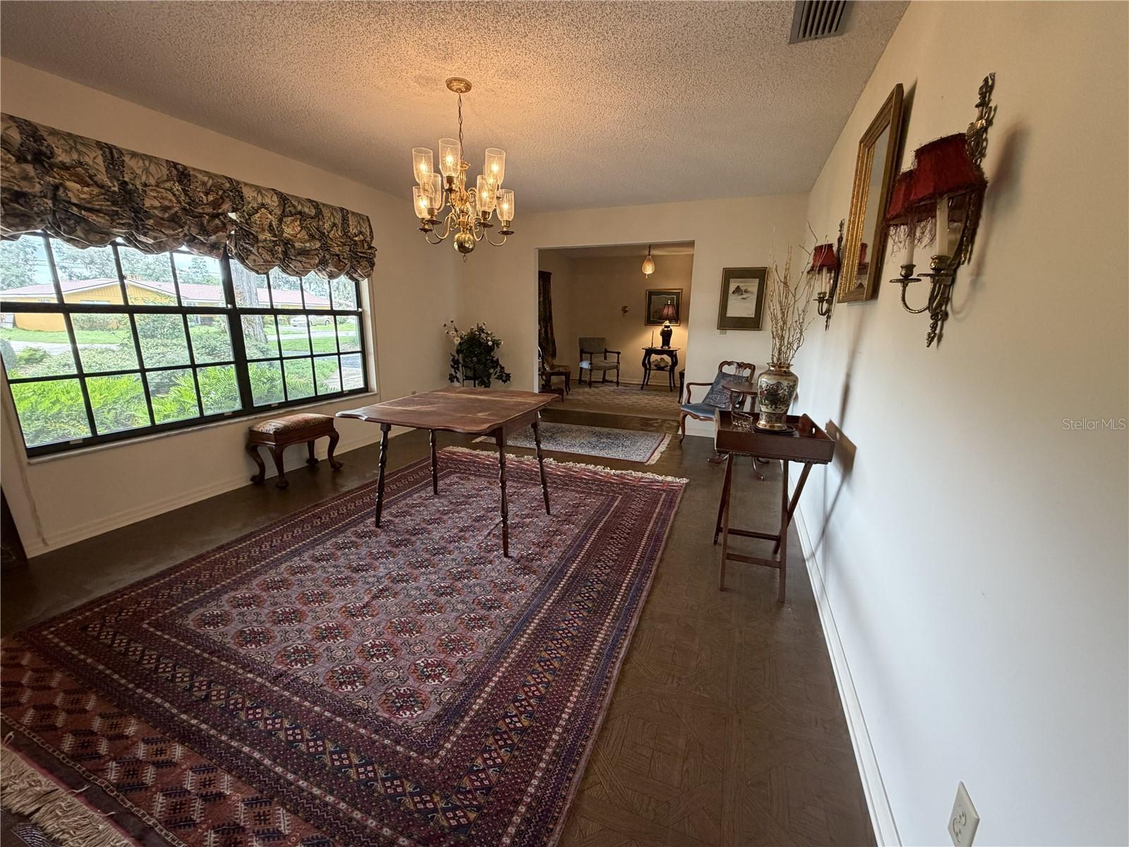 CRESTWOOD - Residential