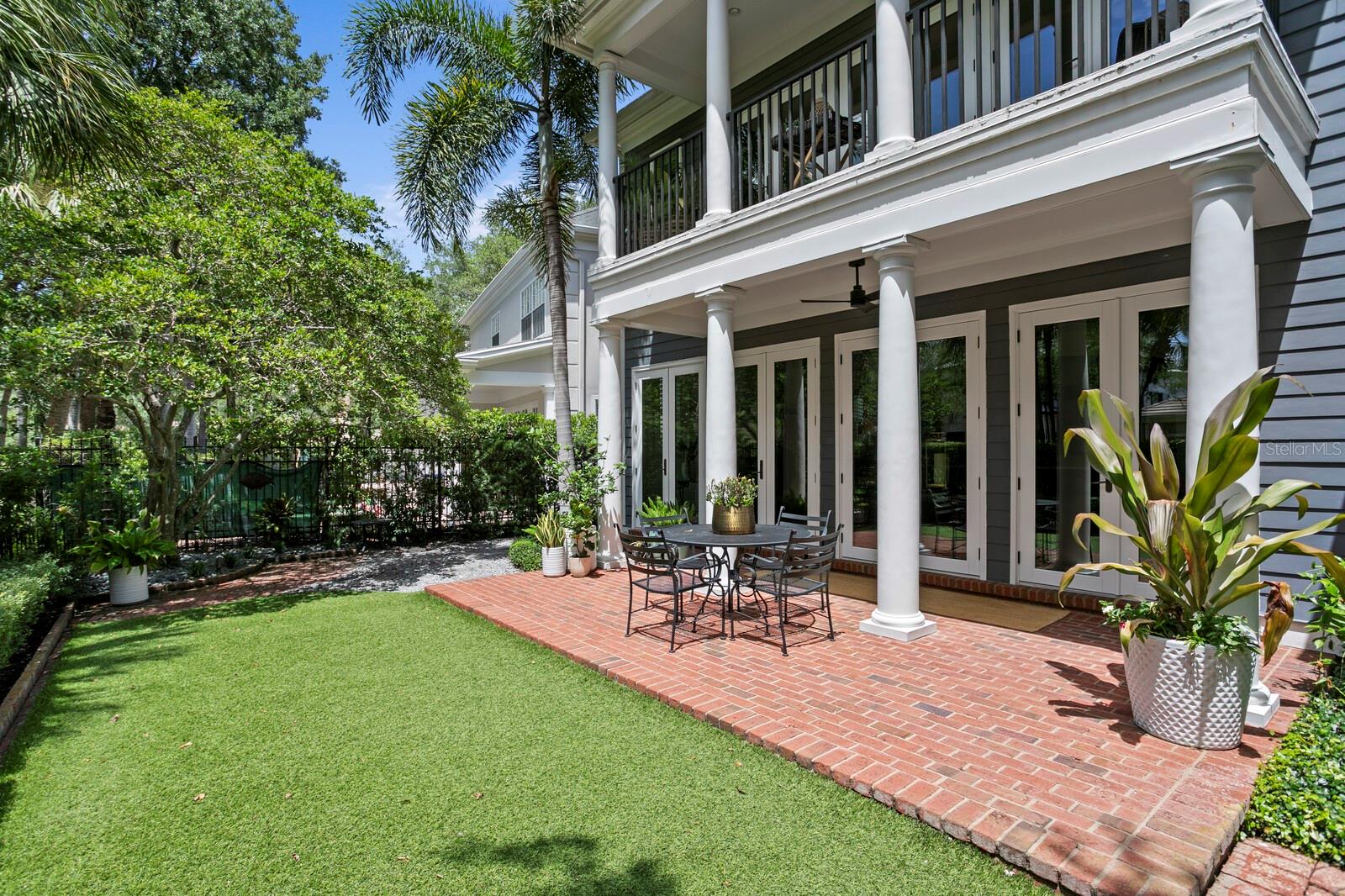 THE HOMES AT HARBOUR BAY - Residential