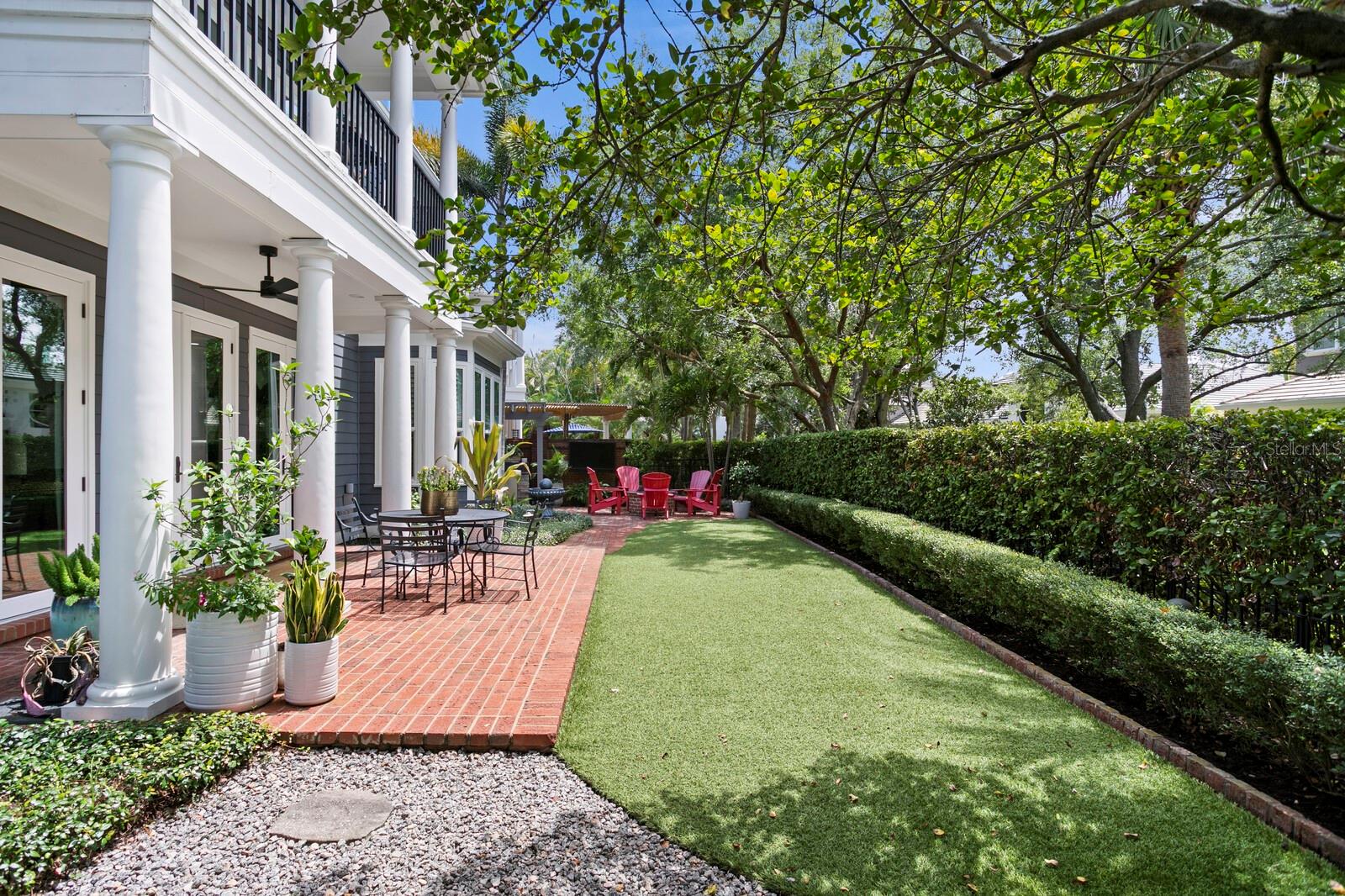 THE HOMES AT HARBOUR BAY - Residential