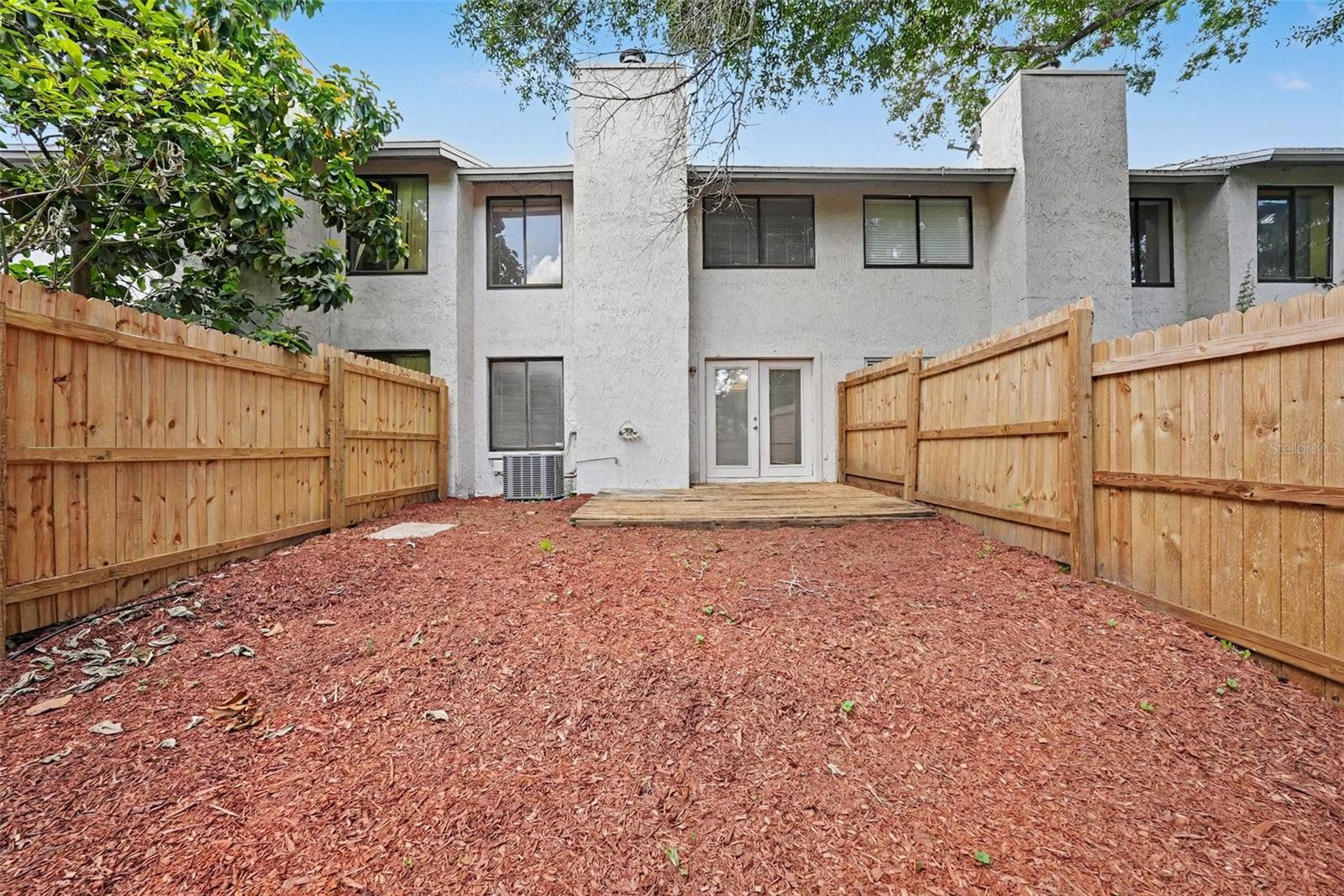 CARLYLE GARDEN TWNHMS A CON - Residential