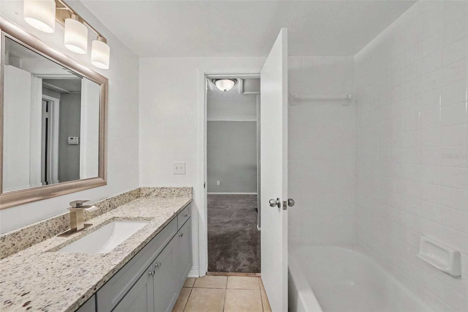 CARLYLE GARDEN TWNHMS A CON - Residential