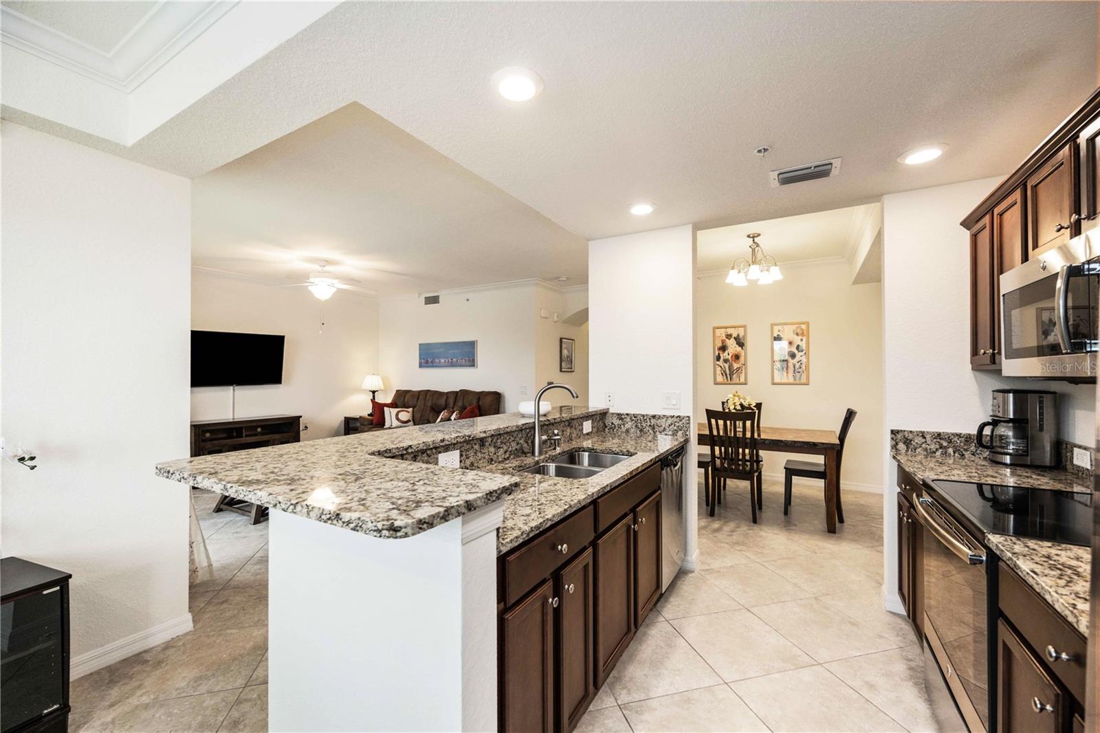 LAKEWOOD NATIONAL - Residential