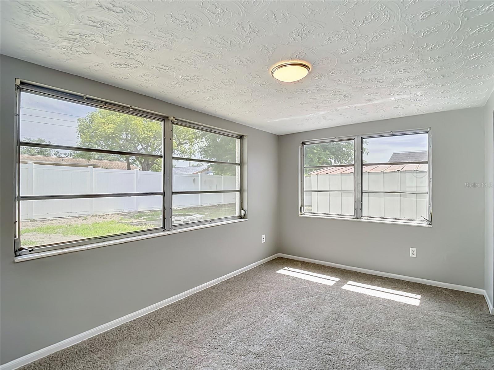 ALOHA GARDENS - Residential