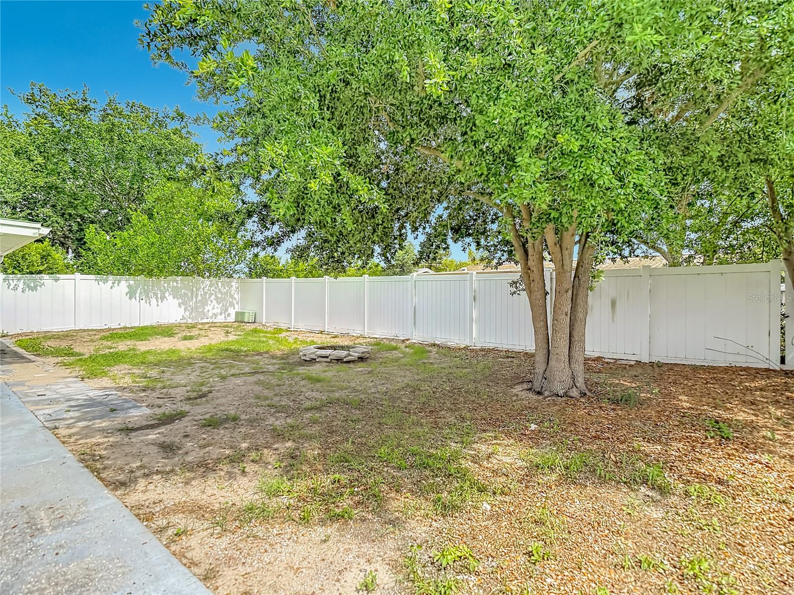 ALOHA GARDENS - Residential