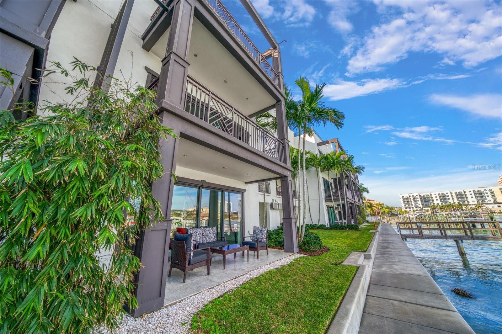 BRIGHTWATER BLUE TWNHMS - Residential