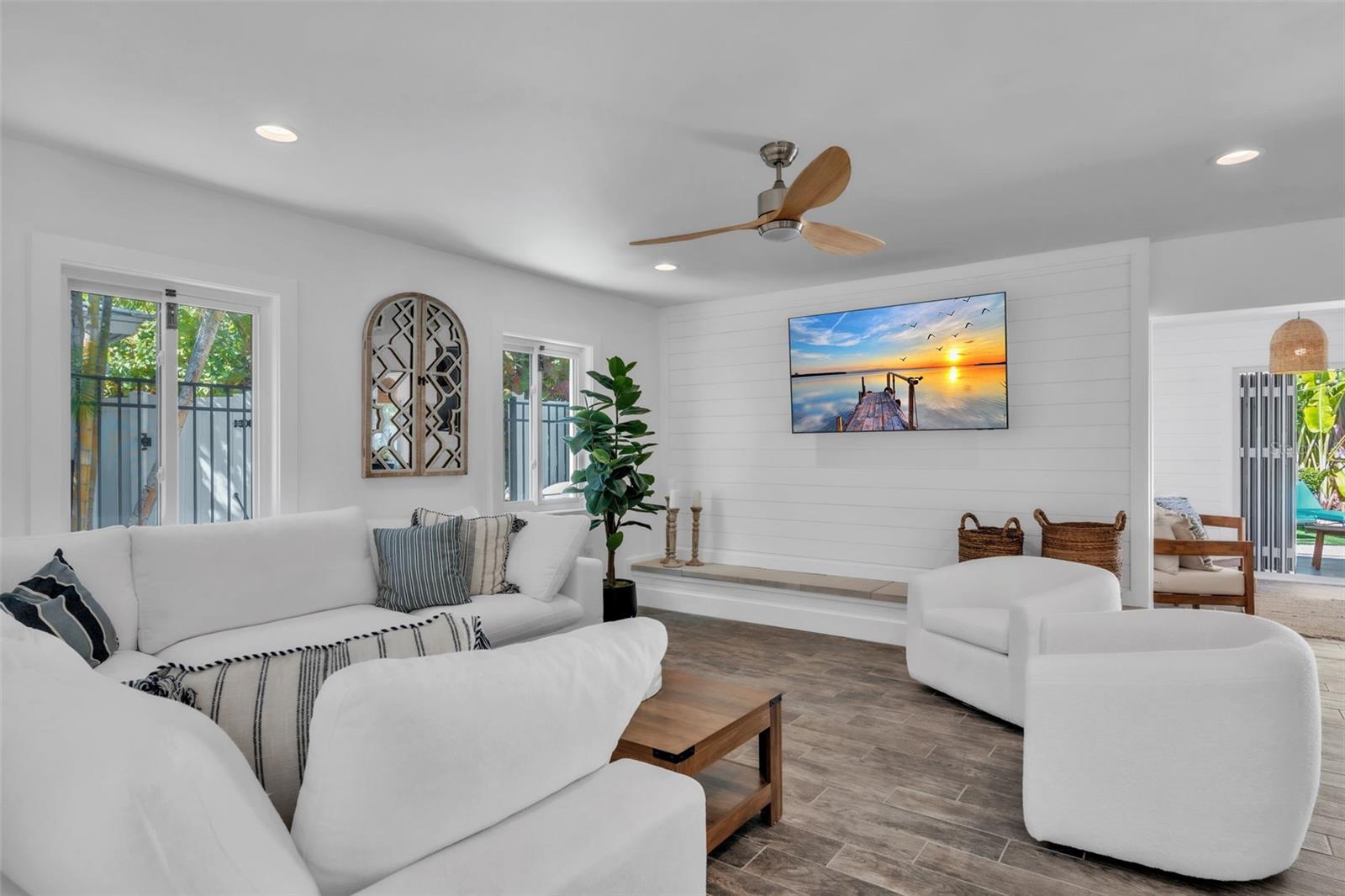 LAKE LA VISTA REP - Residential