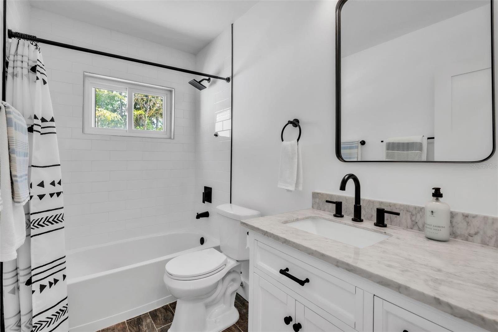 LAKE LA VISTA REP - Residential