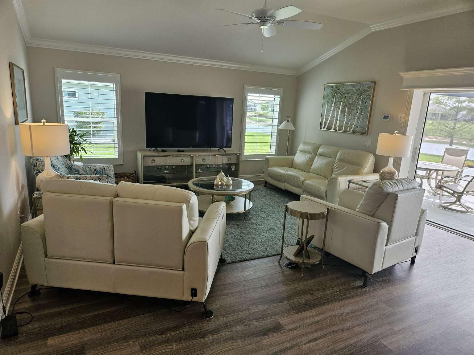 VILLAGES/SOUTHERN OAKS UN #227 - Residential