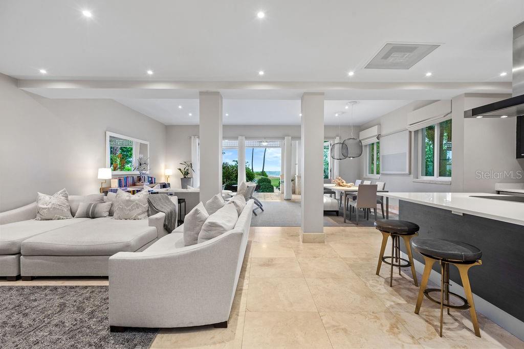 ST. REGIS BAHIA BEACH - Residential