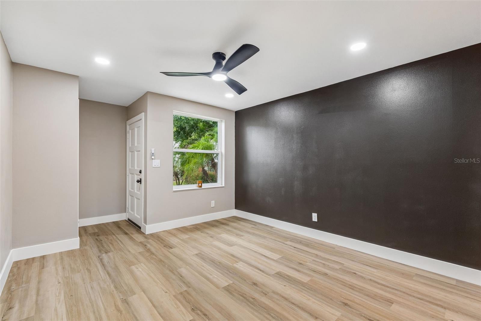 TAMPA VILLAS SOUTH UNIT 2 - Residential