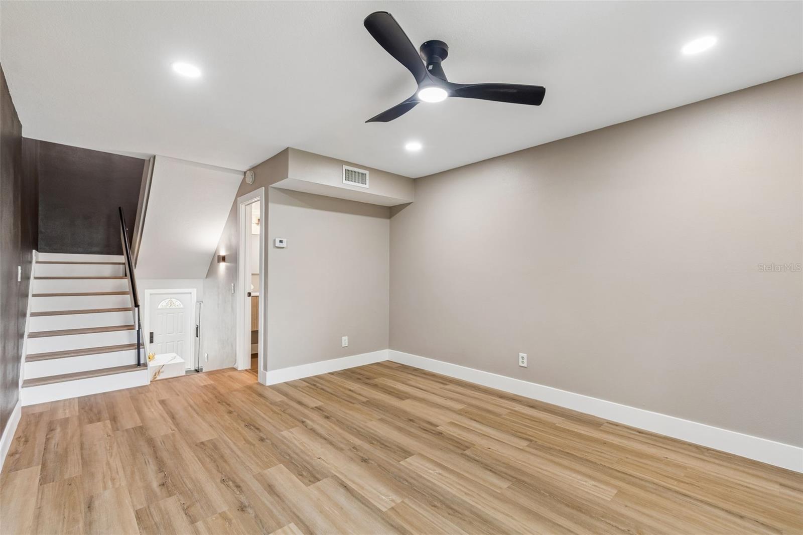 TAMPA VILLAS SOUTH UNIT 2 - Residential