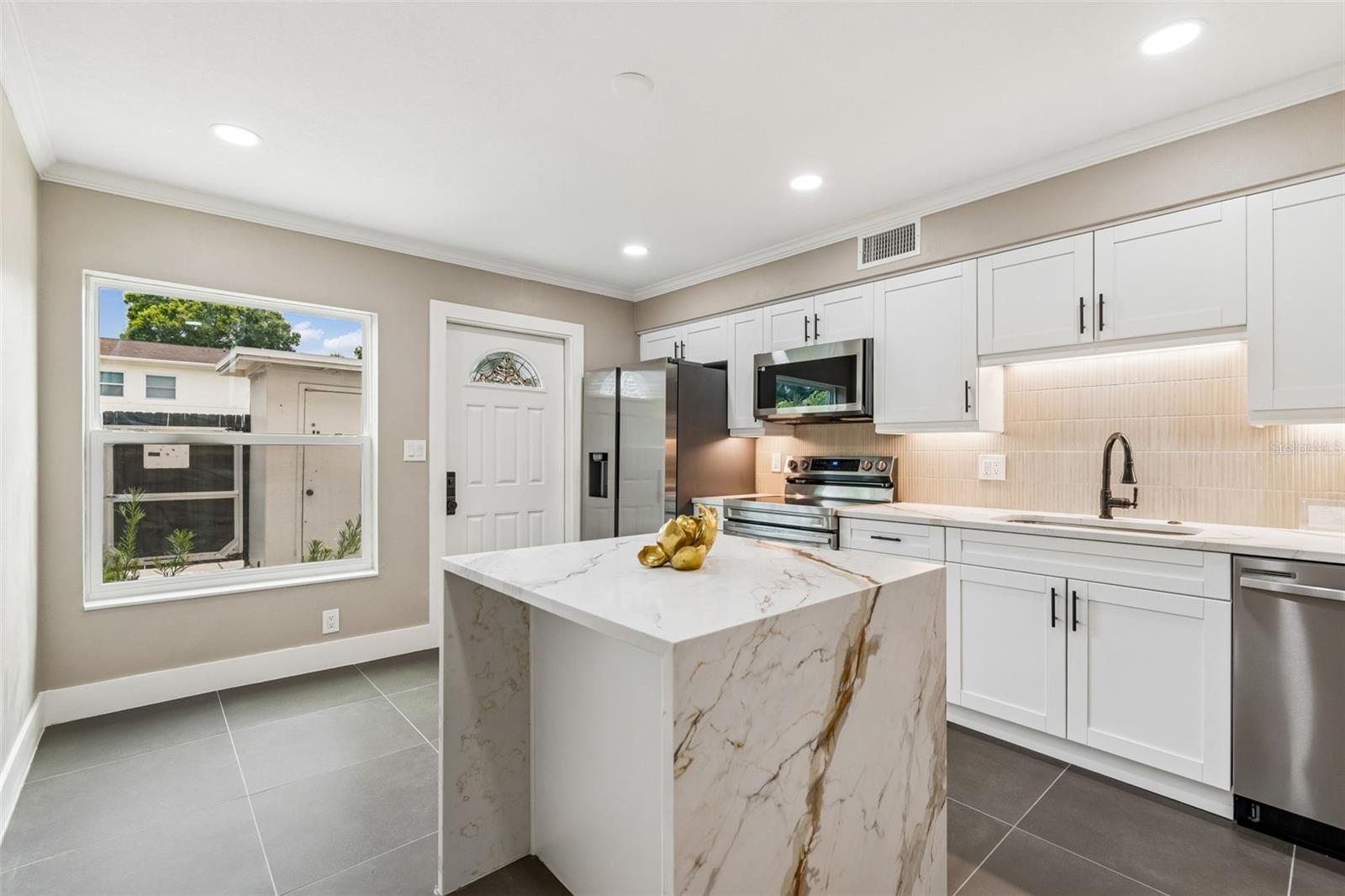 TAMPA VILLAS SOUTH UNIT 2 - Residential