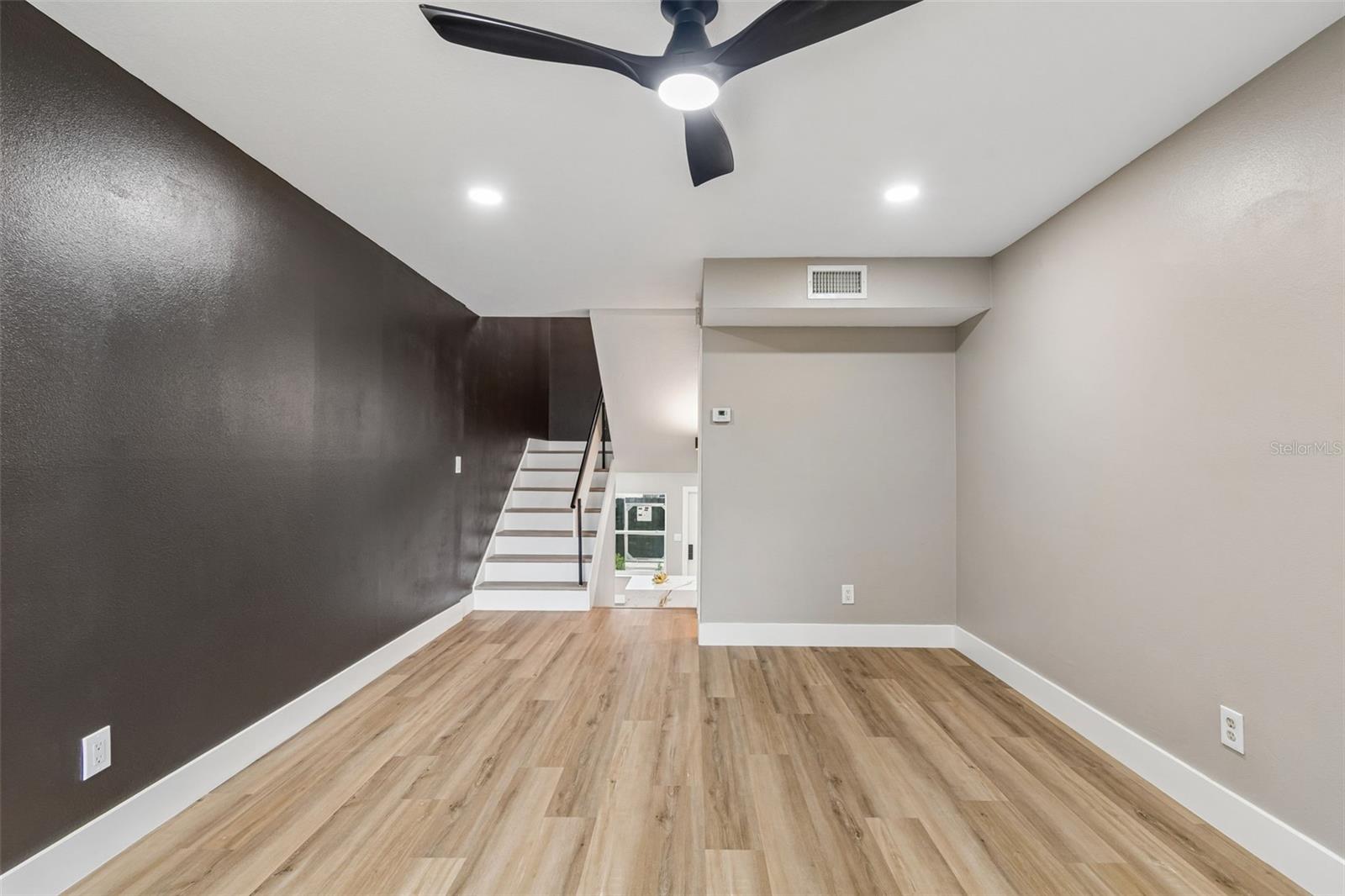 TAMPA VILLAS SOUTH UNIT 2 - Residential
