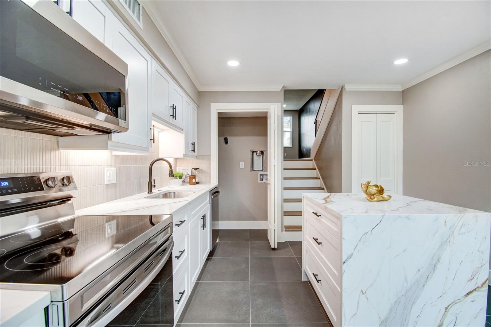 TAMPA VILLAS SOUTH UNIT 2 - Residential