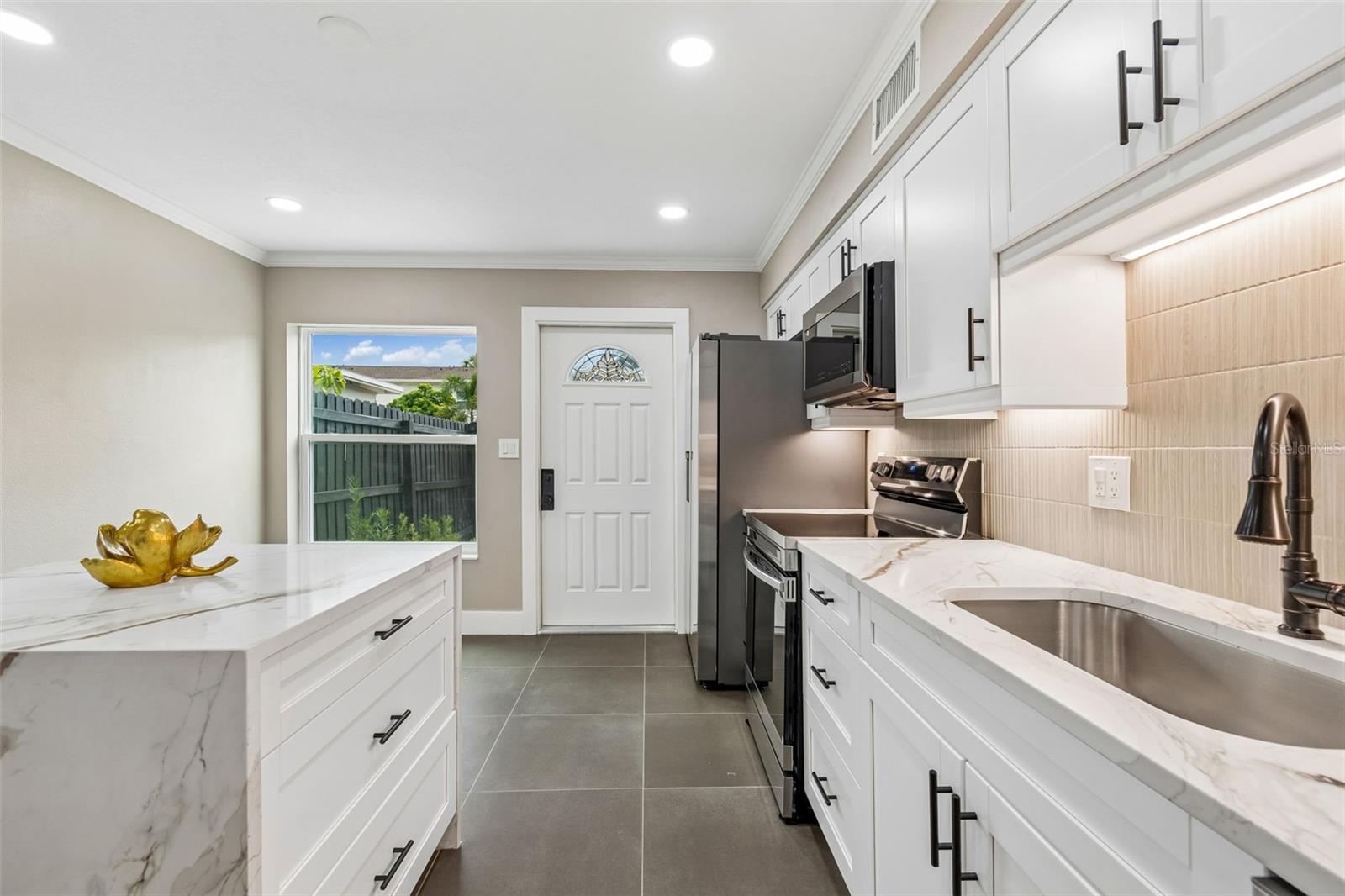 TAMPA VILLAS SOUTH UNIT 2 - Residential