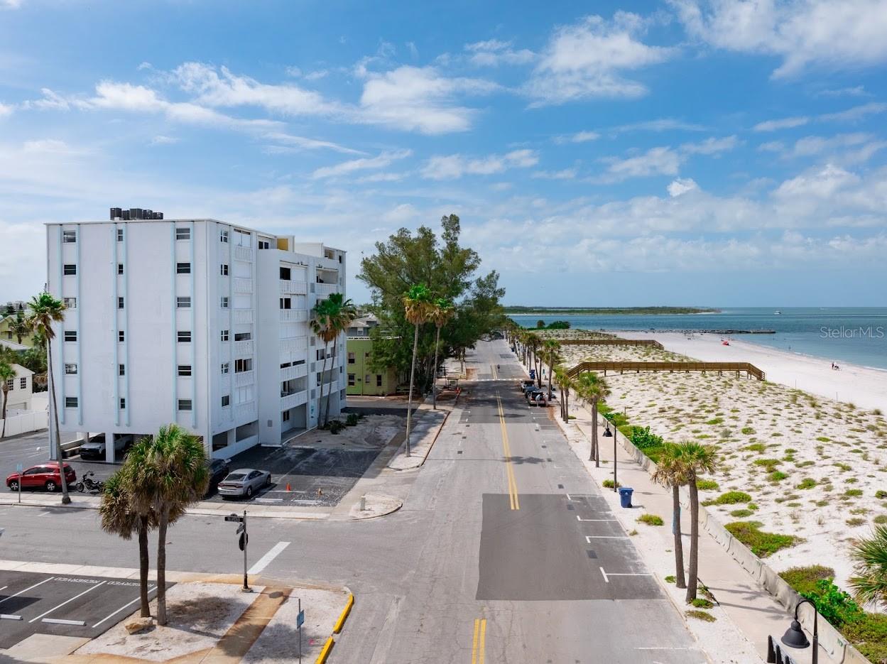 BEACH HOUSE OF PASS-A-GRILLE - Residential