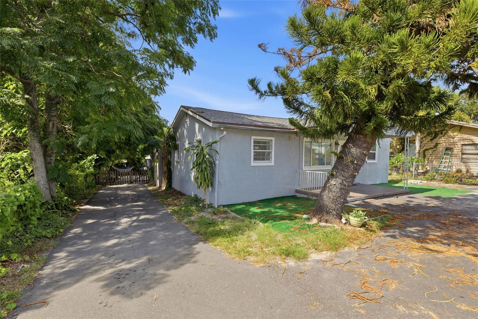 LAUREL TERRACE - Residential Income