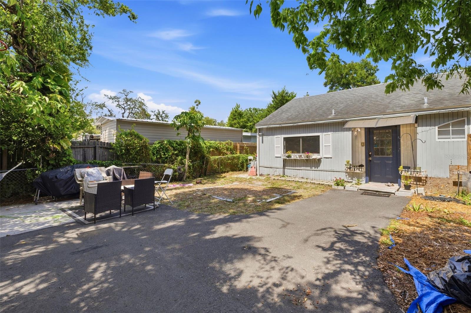 LAUREL TERRACE - Residential Income