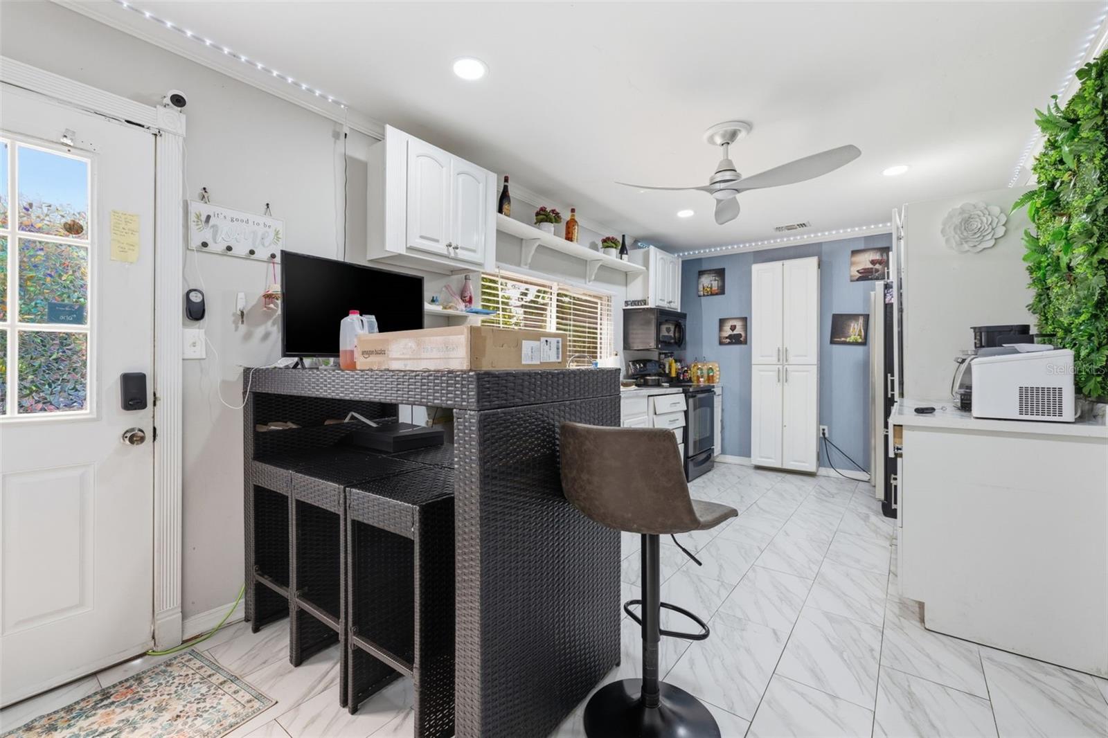 LAUREL TERRACE - Residential Income