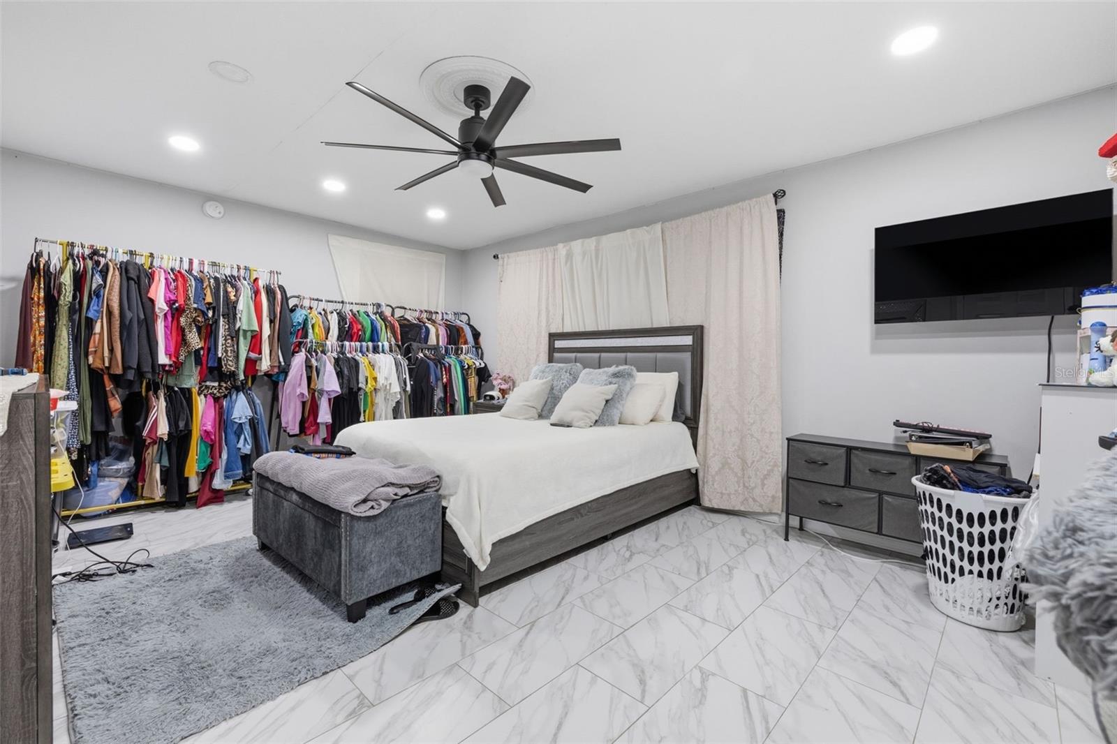 LAUREL TERRACE - Residential Income