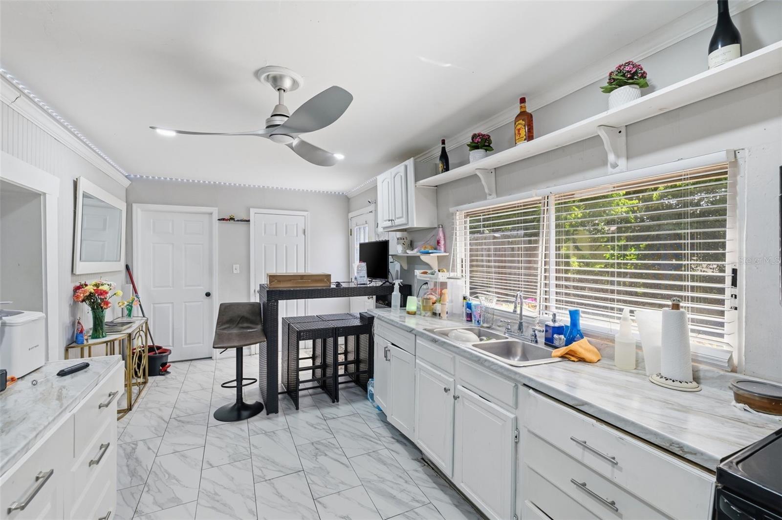 LAUREL TERRACE - Residential Income