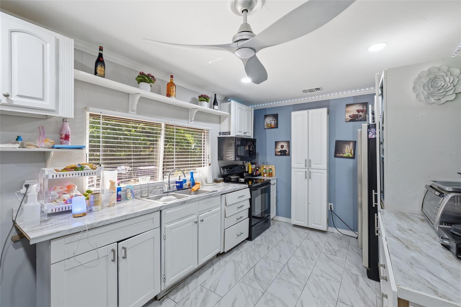 LAUREL TERRACE - Residential Income