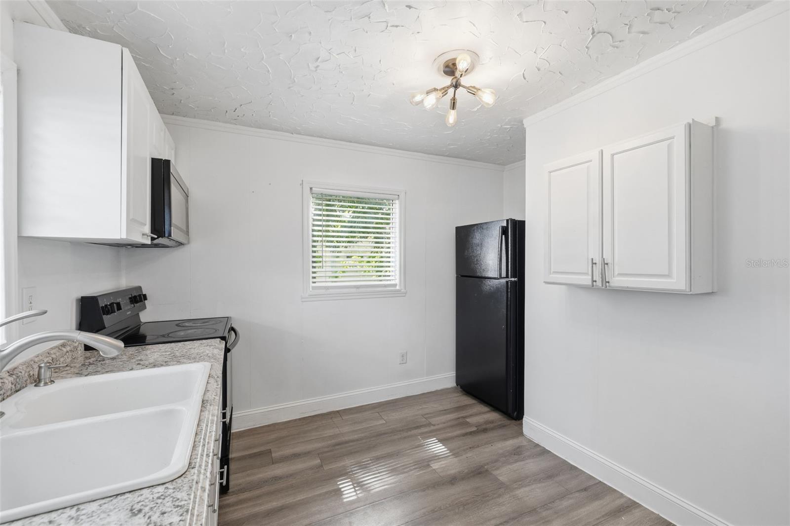LAUREL TERRACE - Residential Income