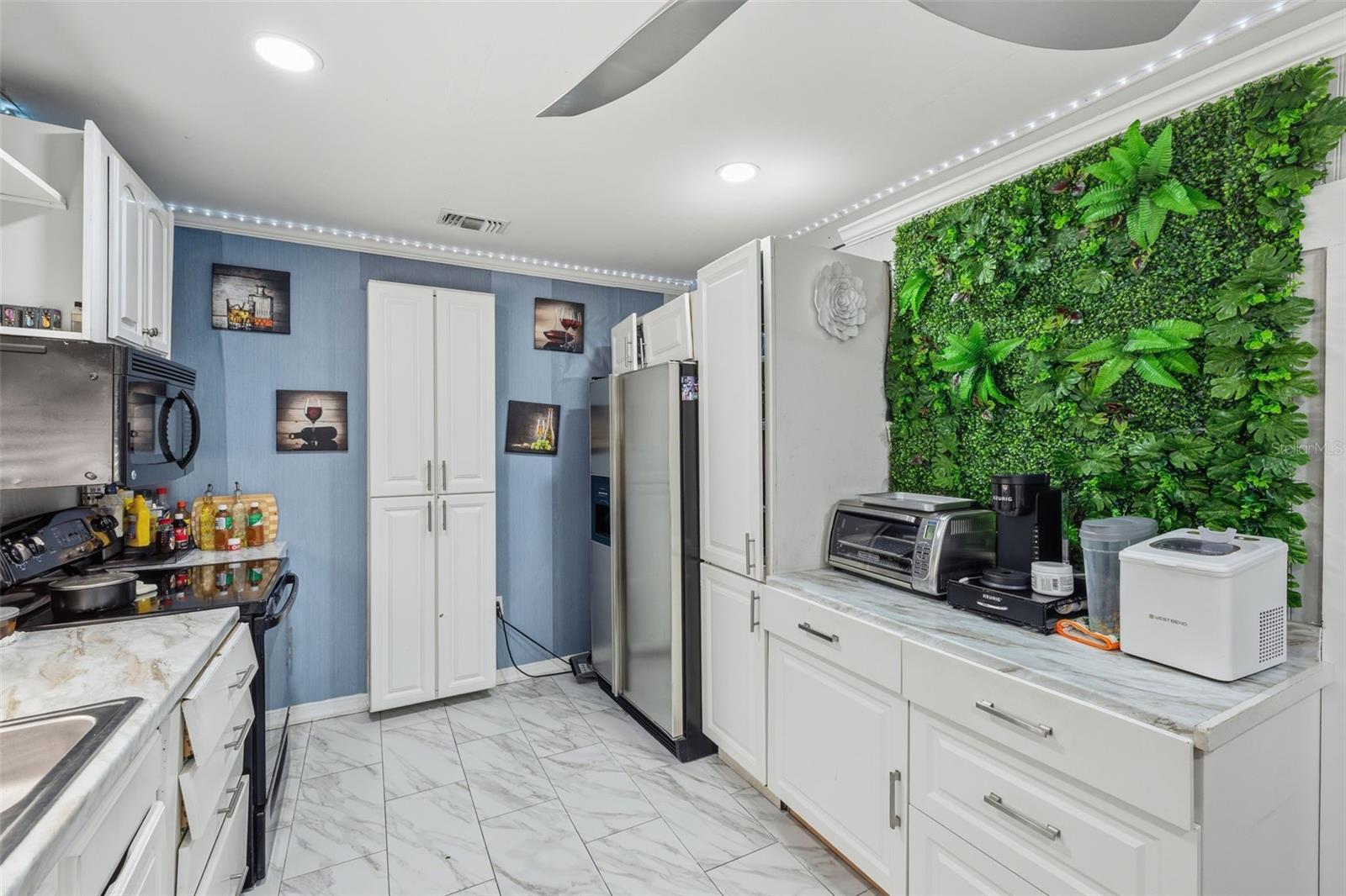 LAUREL TERRACE - Residential Income