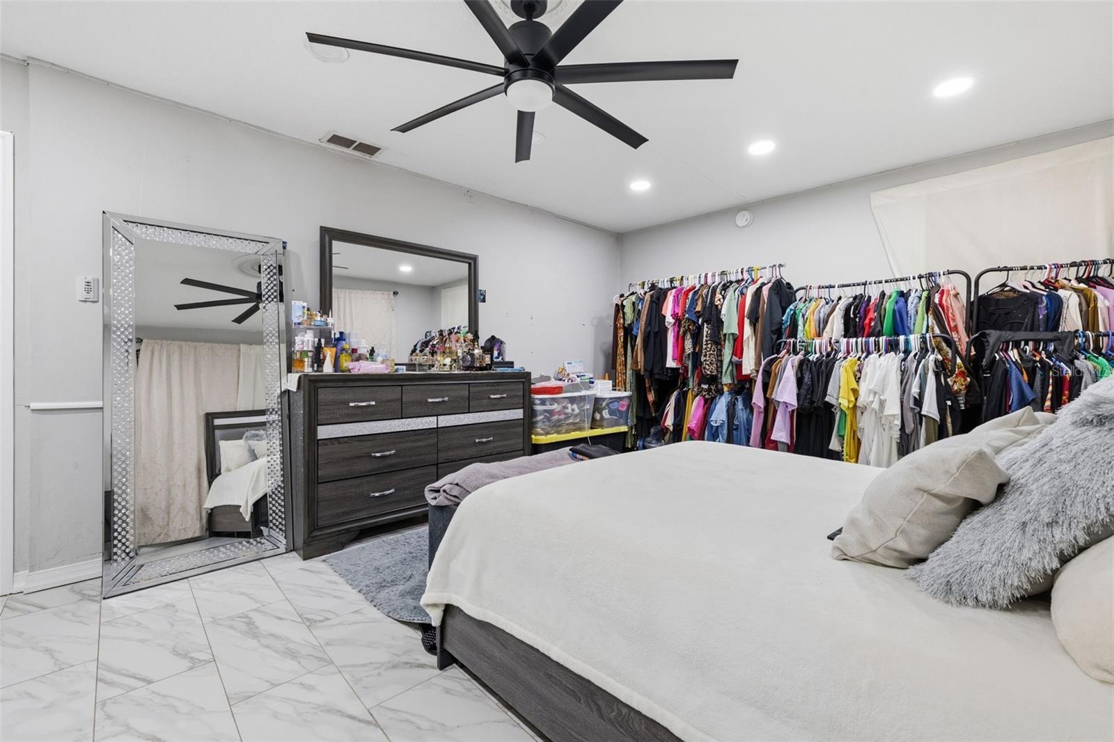 LAUREL TERRACE - Residential Income