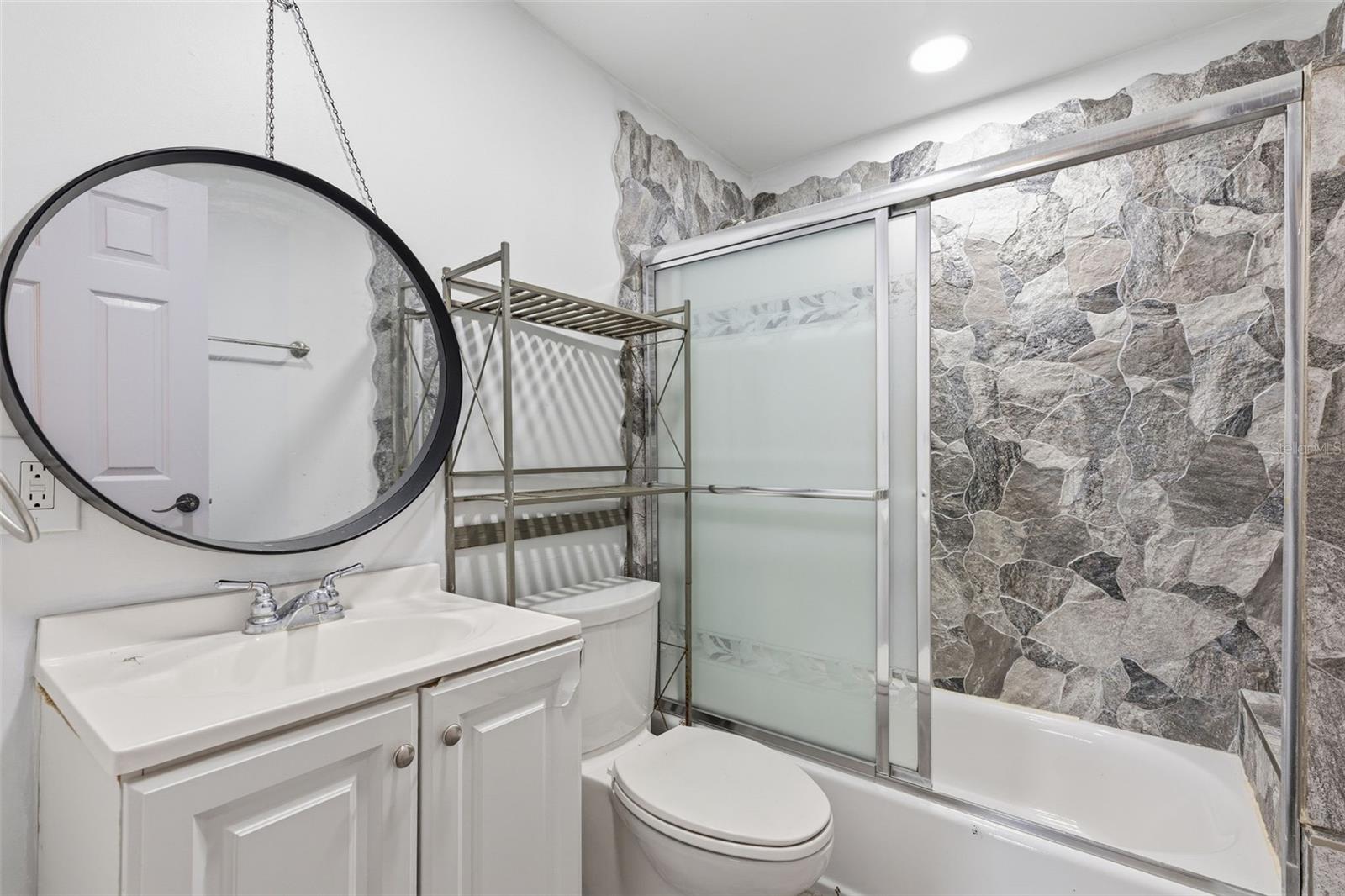 LAUREL TERRACE - Residential Income