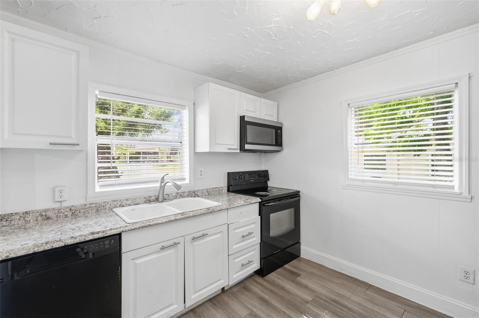 LAUREL TERRACE - Residential Income