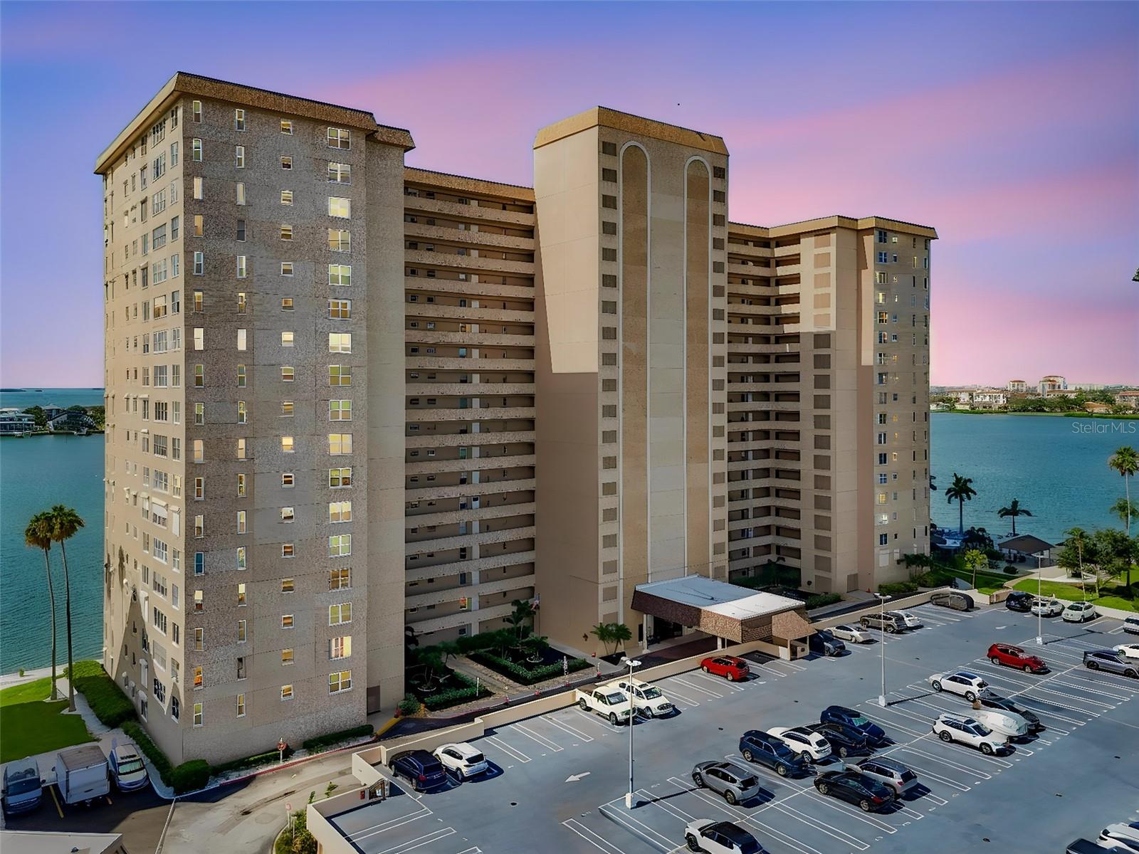 BAYWAY ISLES POINT BRITTANY FOUR - Residential