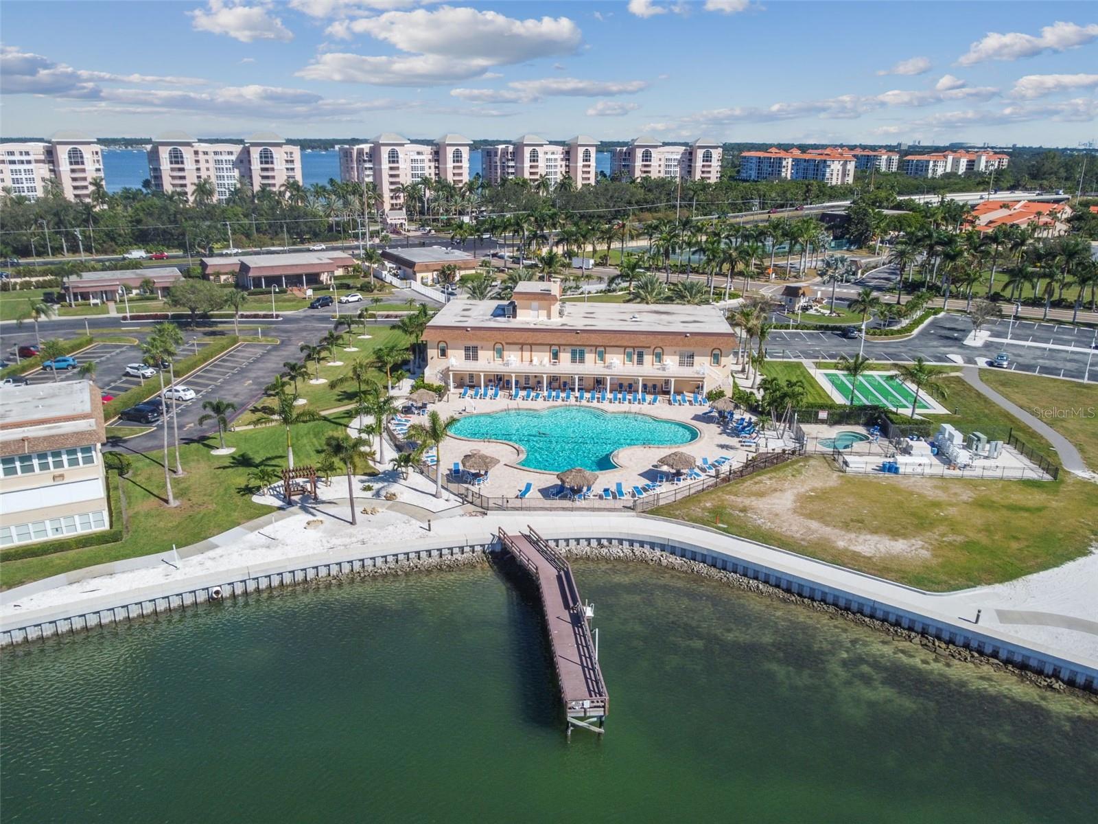 BAYWAY ISLES POINT BRITTANY FOUR - Residential