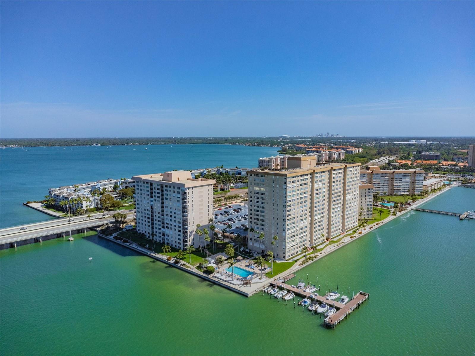 BAYWAY ISLES POINT BRITTANY FOUR - Residential