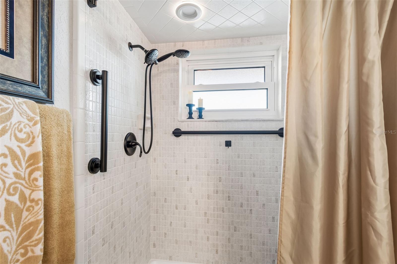 BAYWAY ISLES POINT BRITTANY FOUR - Residential