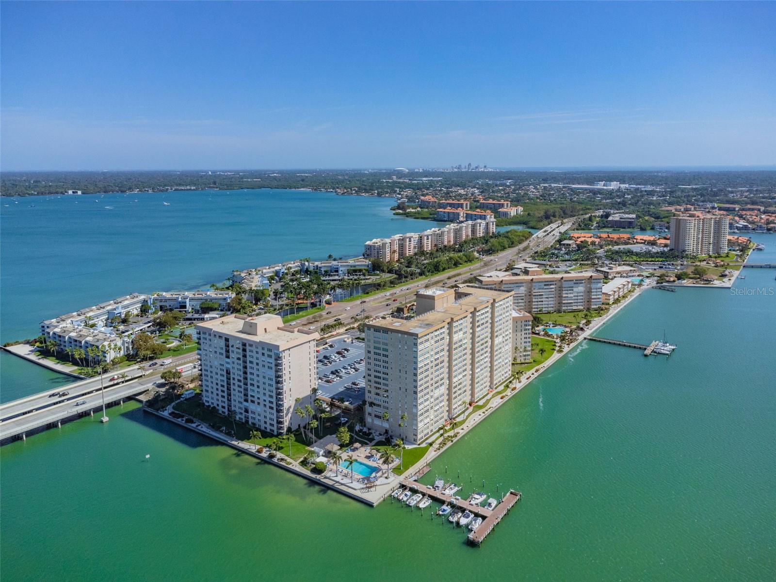 BAYWAY ISLES POINT BRITTANY FOUR - Residential