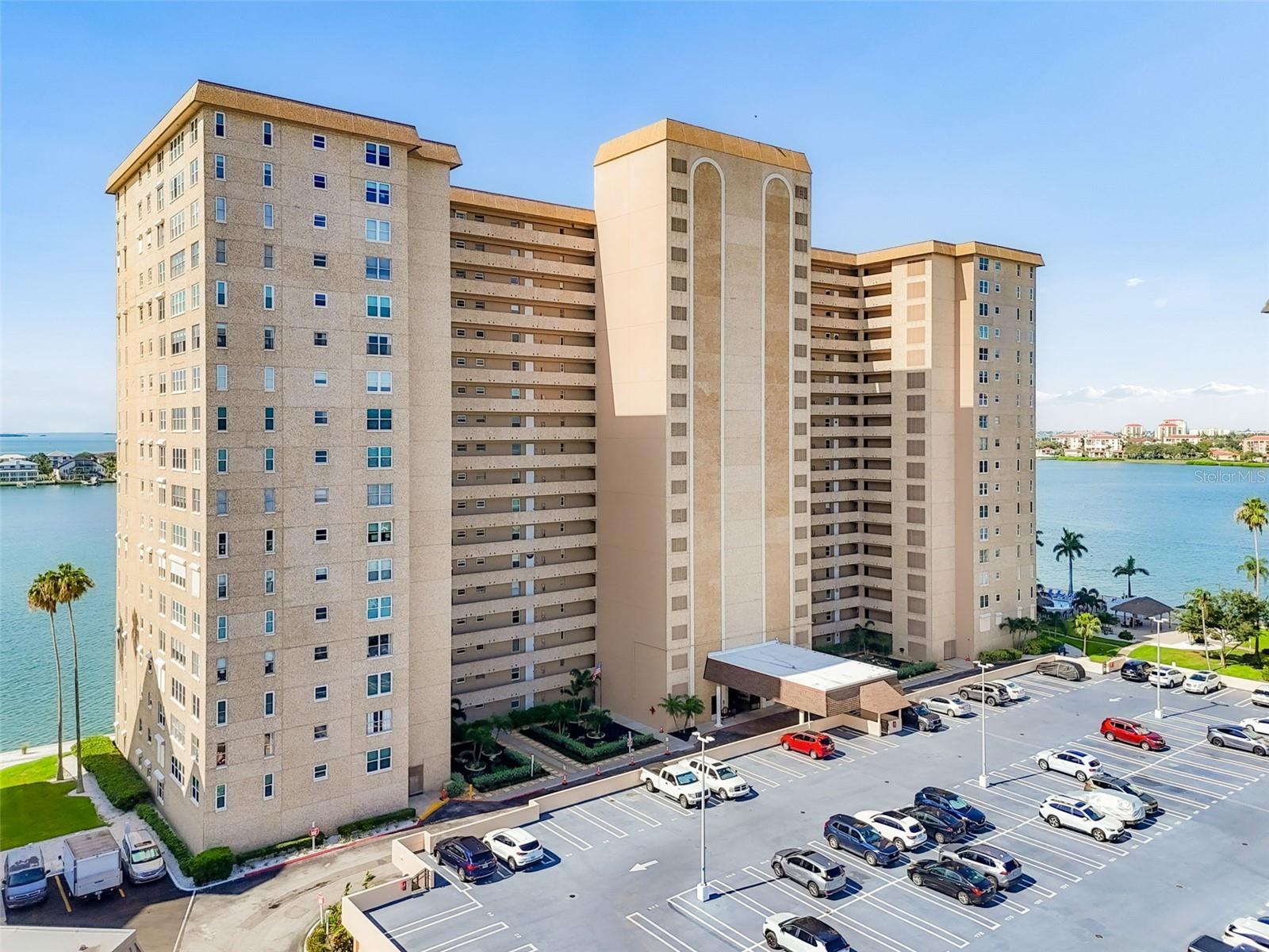 BAYWAY ISLES POINT BRITTANY FOUR - Residential