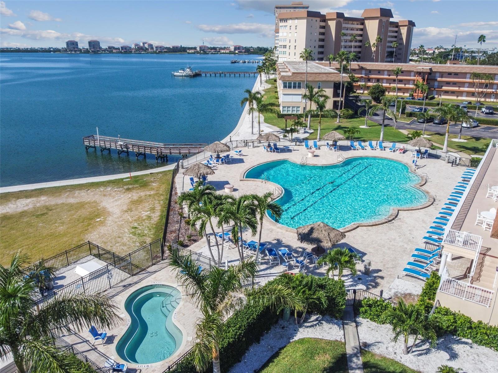 BAYWAY ISLES POINT BRITTANY FOUR - Residential