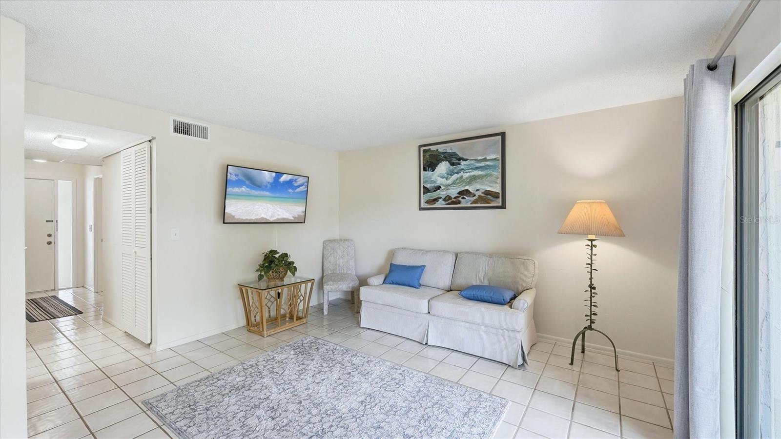 QUAIL HOLLOW - Residential